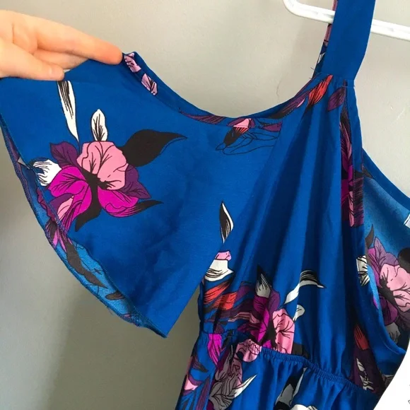 SOLD 🚨 NWT Floral Summer Dress Cap Sleeves Size Large - Picture 3 of 5